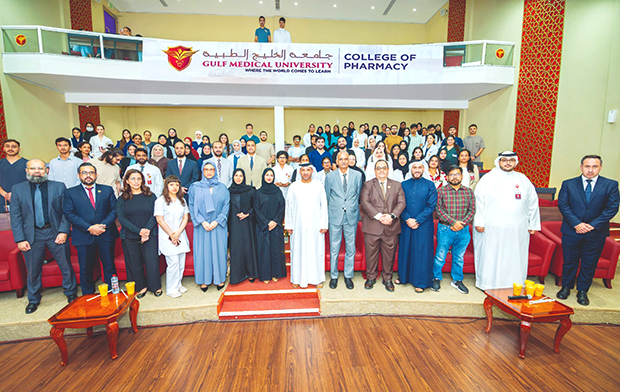 كلية الصيدلة بجامعة الخليج الطبية تحصل على اعترافاً عالمياً في تصنيف “كيو إس” العالمي للجامعات حسب التخصص لعام 2026